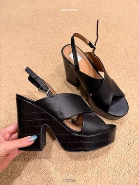 Dolce Vita Cypress Platform Sandal